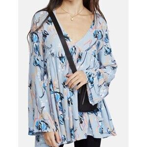 Free People Blue Bella Floral Tunic Top Size Small Bohemian Vneck Blue